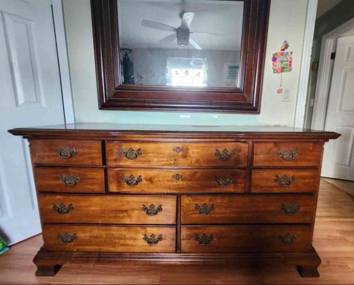 DRESSER WITH MIRROR - West Palm Beach, Florida - FleaMarketBay
