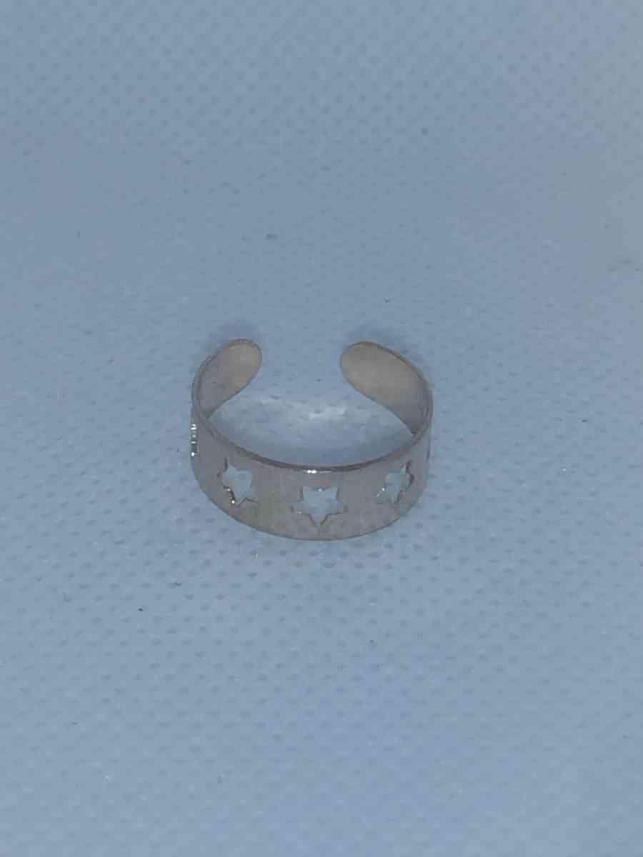 Open Star Chic Rhinestone Ring - Roanoke, Virginia - FleaMarketBay