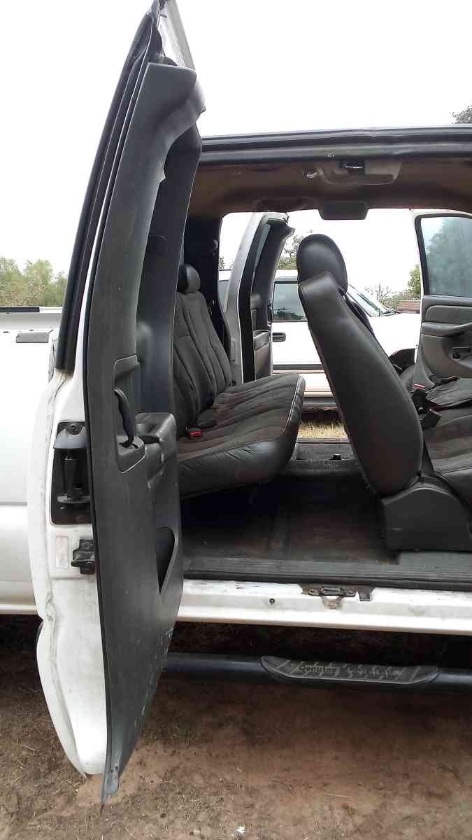 03 Chevy Silverado 2500  HD - Bastrop, Texas - FleaMarketBay