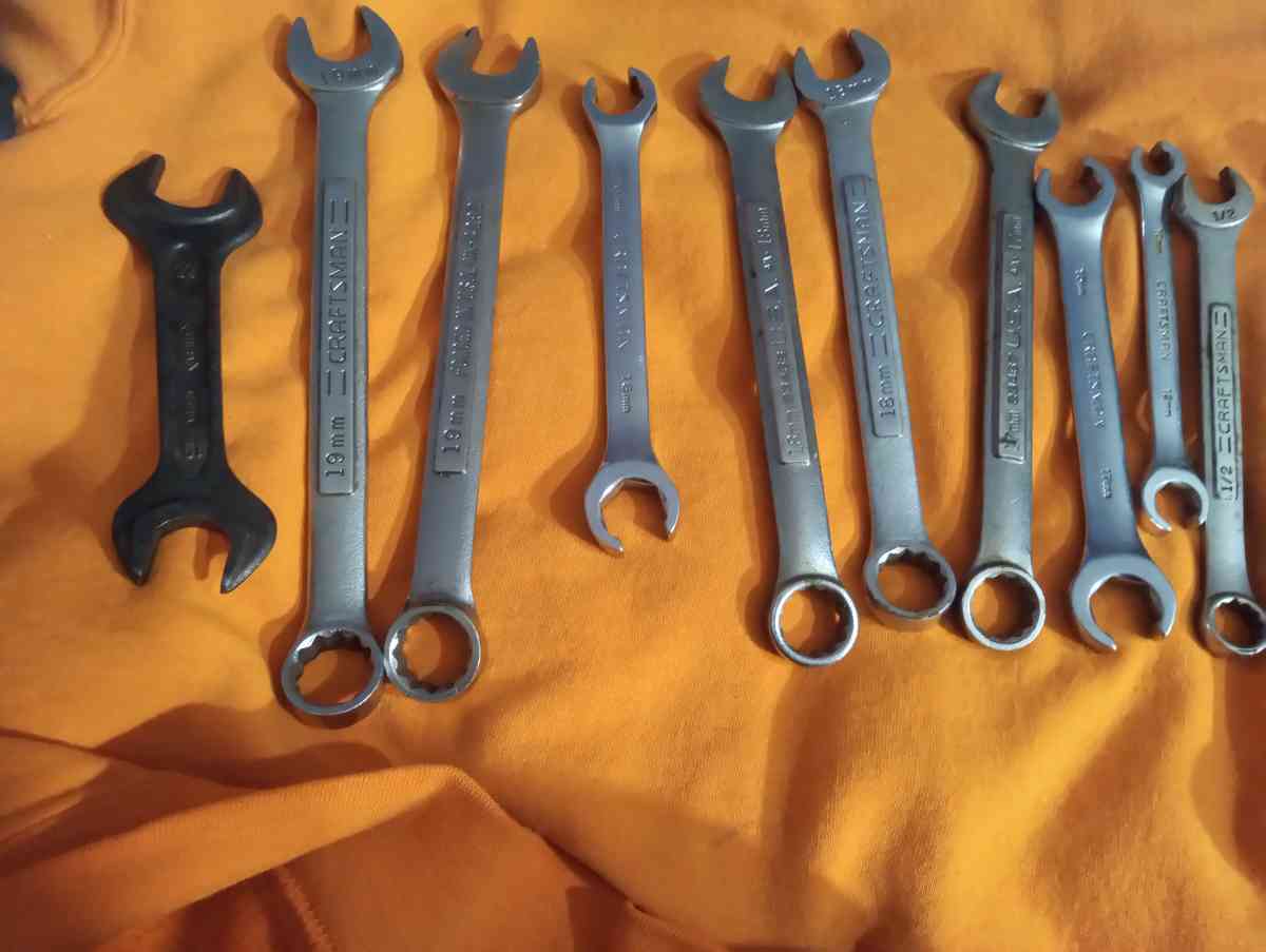 Set of Wrenches Craftsman and Socket Wrench Craft also - Heflin, Alabama - FleaMarketBay