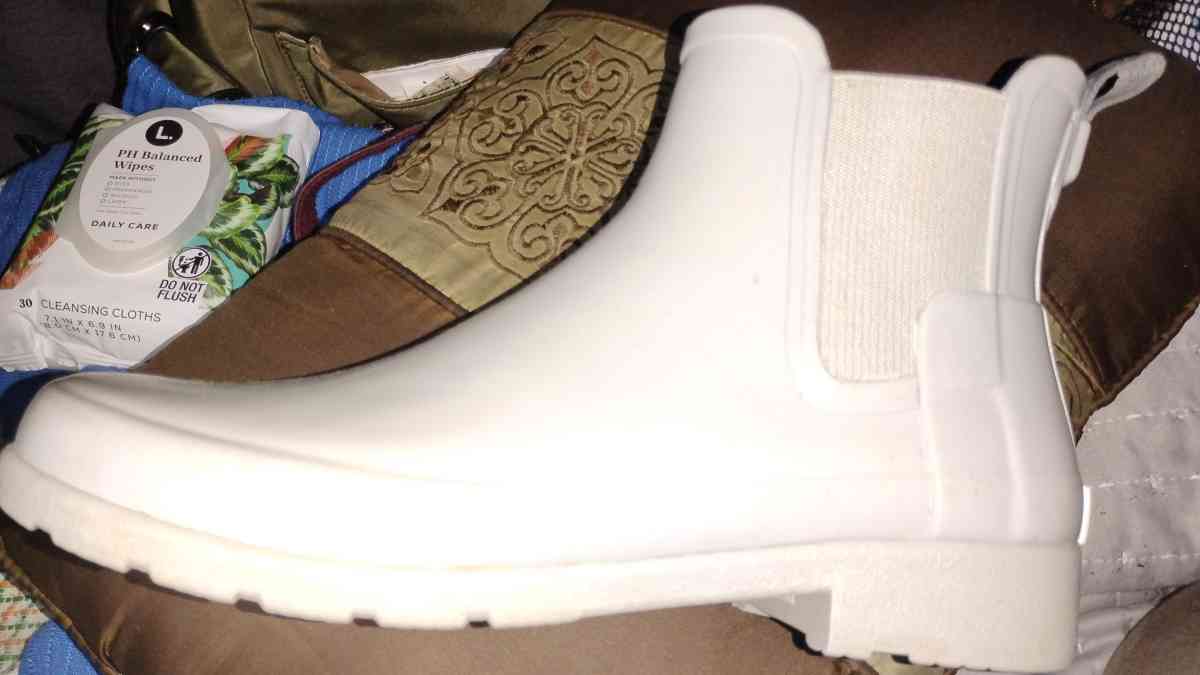 Gunyero grey boots - Knoxville, Tennessee - FleaMarketBay