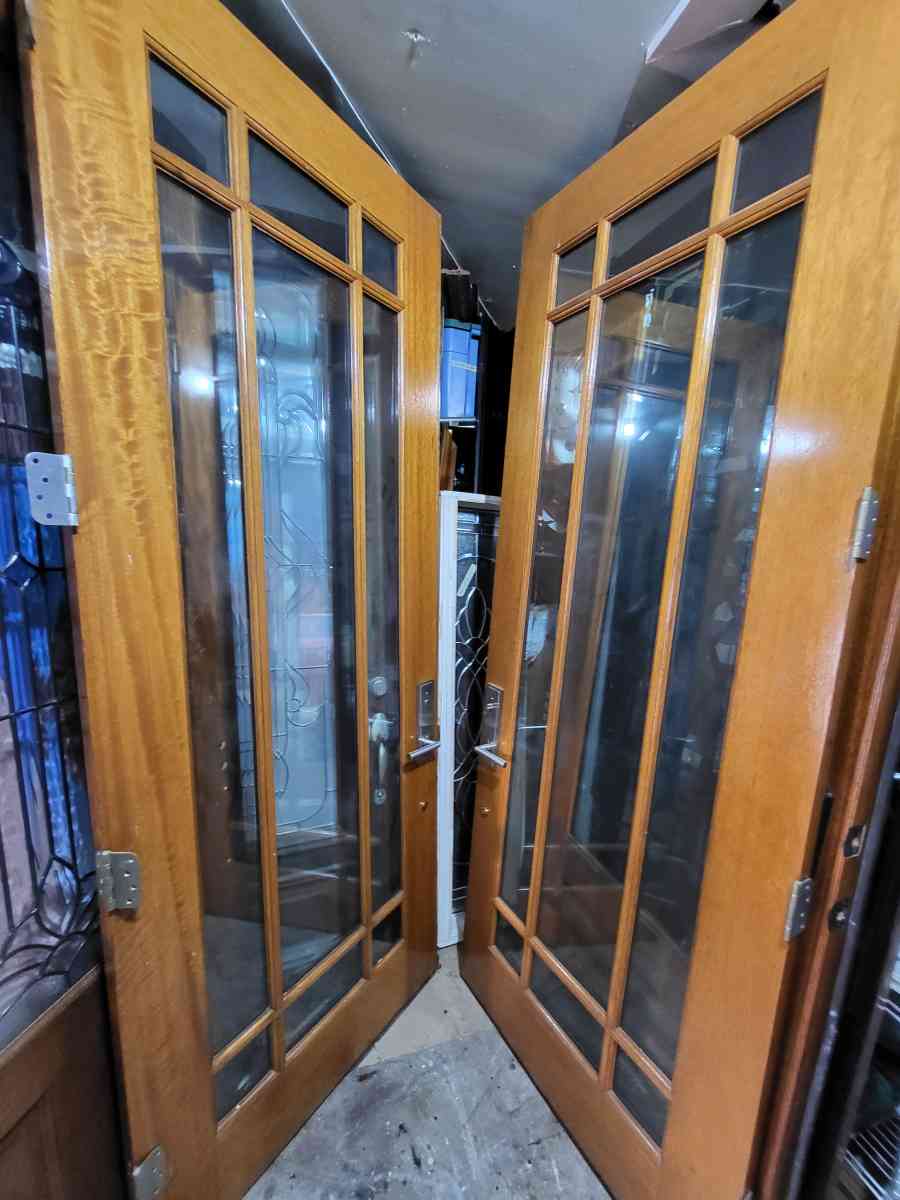 Mahogany Solid good front doble door 72x95 asking for price - Houston, Texas
