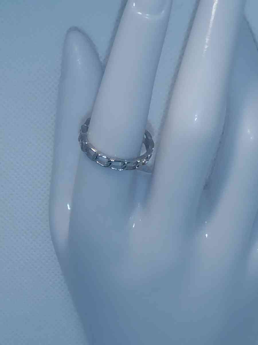 Chain Style Retro Geometric Ring - Roanoke, Virginia - FleaMarketBay