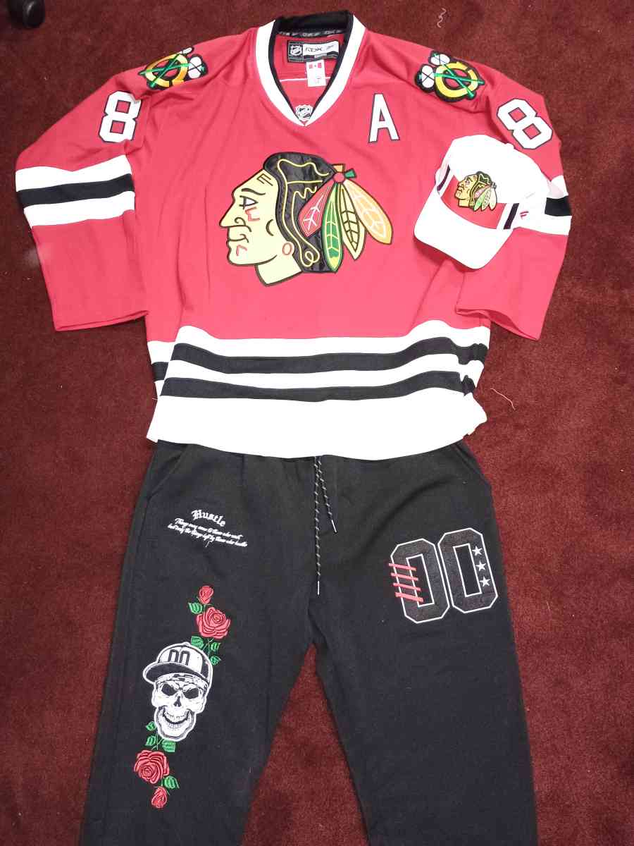 Chicago Blackhawks jersey size large - Terre Haute, Indiana - FleaMarketBay