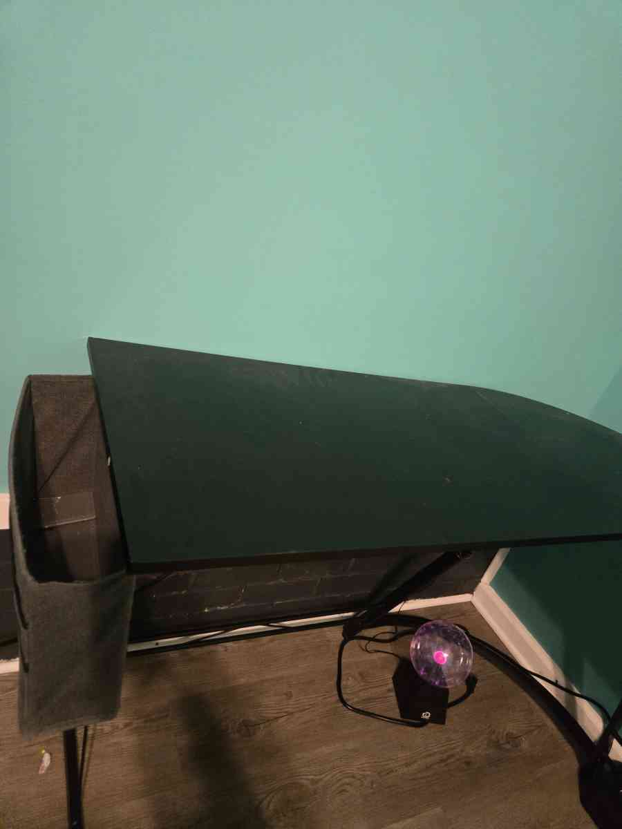 a gaming desk - Hartsville, South Carolina