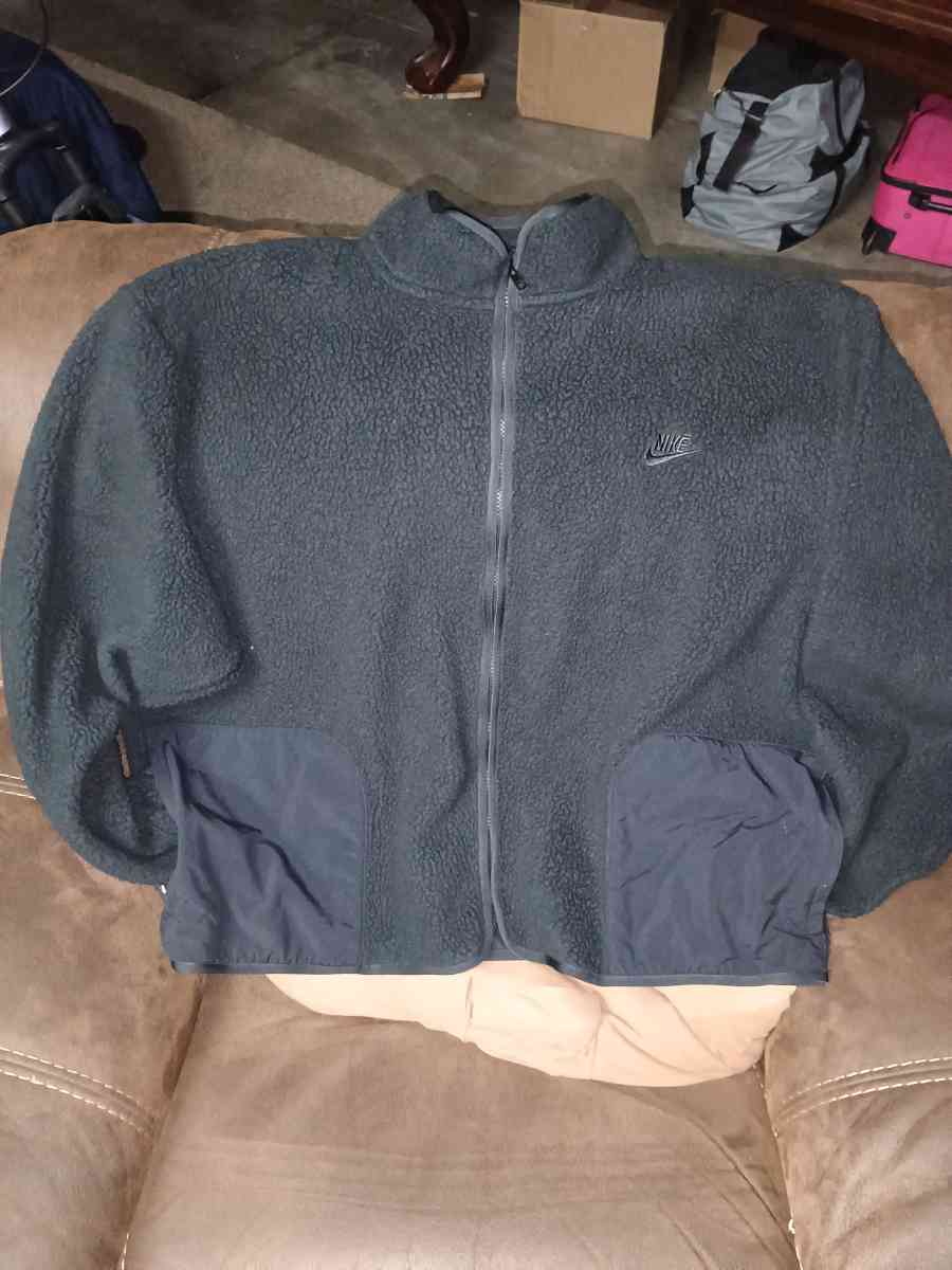 mens Nike fleece jacket size xl - Terre Haute, Indiana - FleaMarketBay