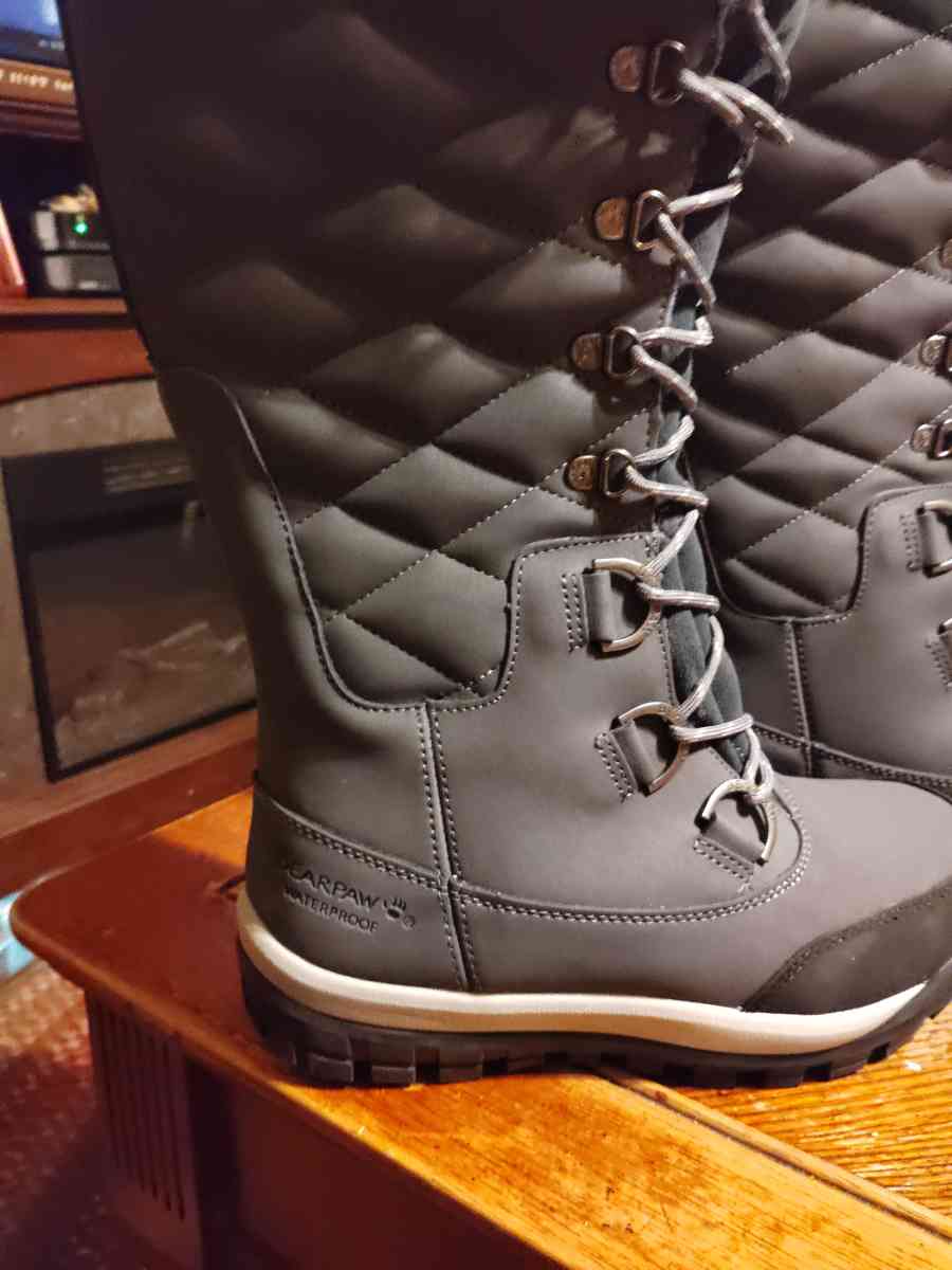 bearpaw winter boots - Abington, Pennsylvania - FleaMarketBay