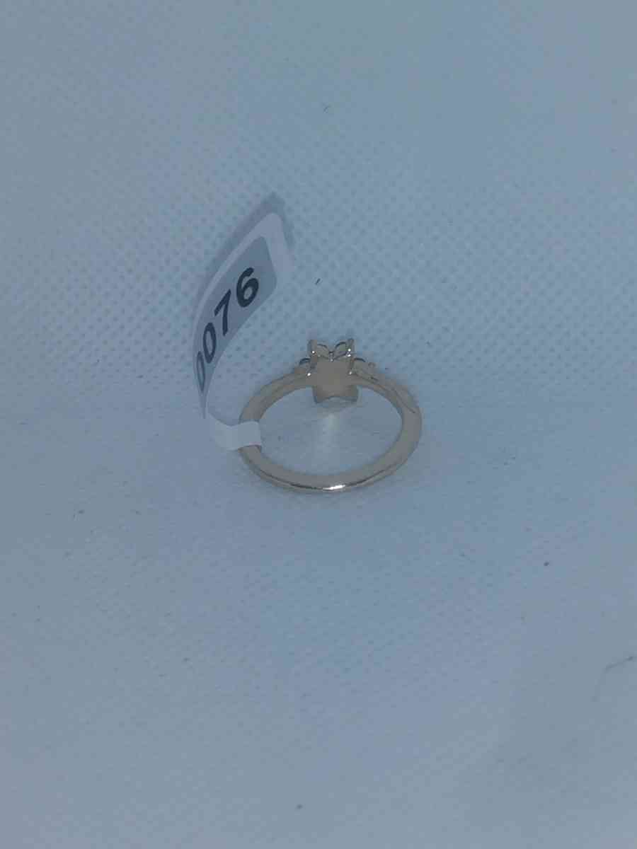 White Flower Chic Rhinestone Ring - Roanoke, Virginia - FleaMarketBay