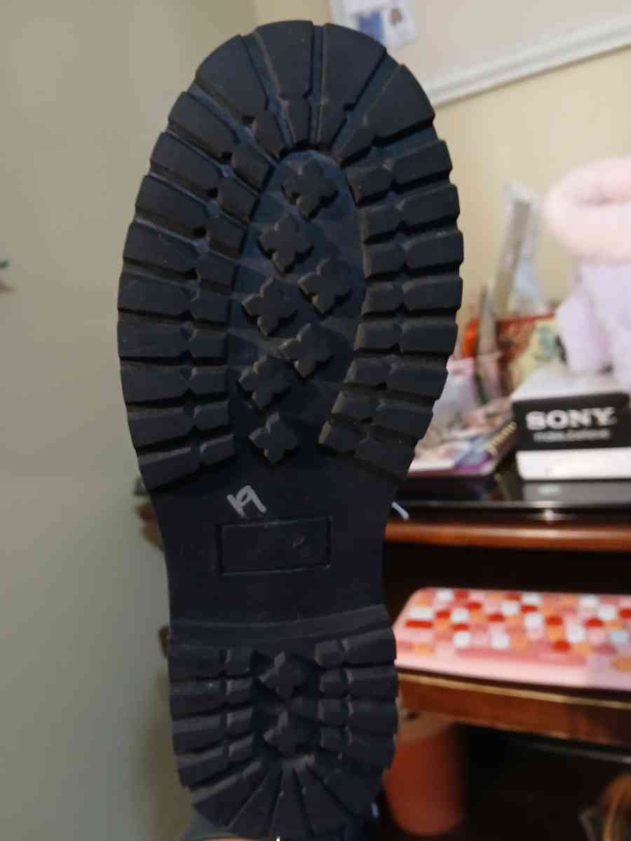 Christian boots for men and women - Indianapolis, Indiana - FleaMarketBay