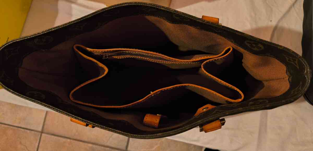 Louis Vuitton Vintage Handbag - Alexandria, Louisiana - FleaMarketBay