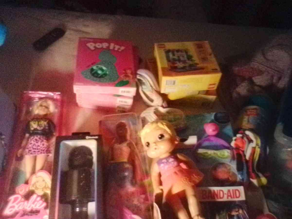 new toys shoes lipstick bag clothes microphone Bluetooth - Cleveland, Ohio