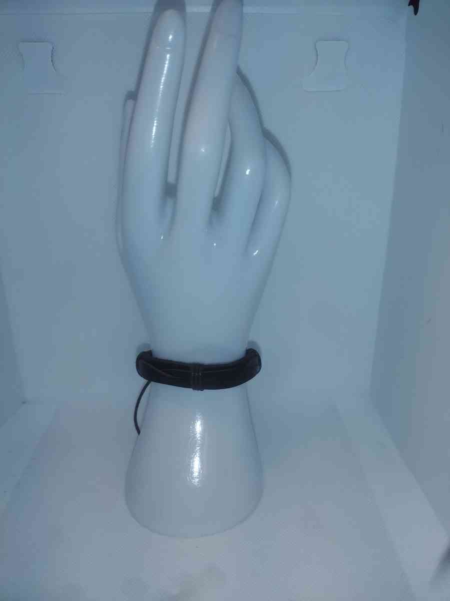 Faux Leather Bracelet criss cross brown - Roanoke, Virginia - FleaMarketBay