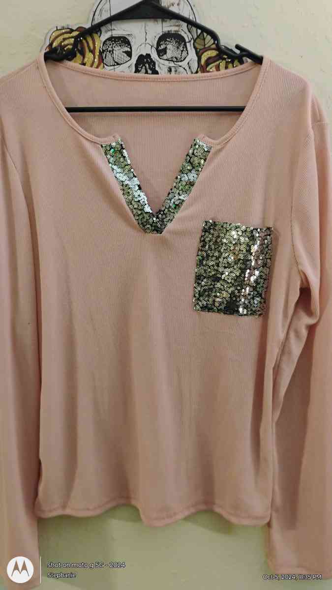 ladies blouse - Barnhart, Missouri - FleaMarketBay