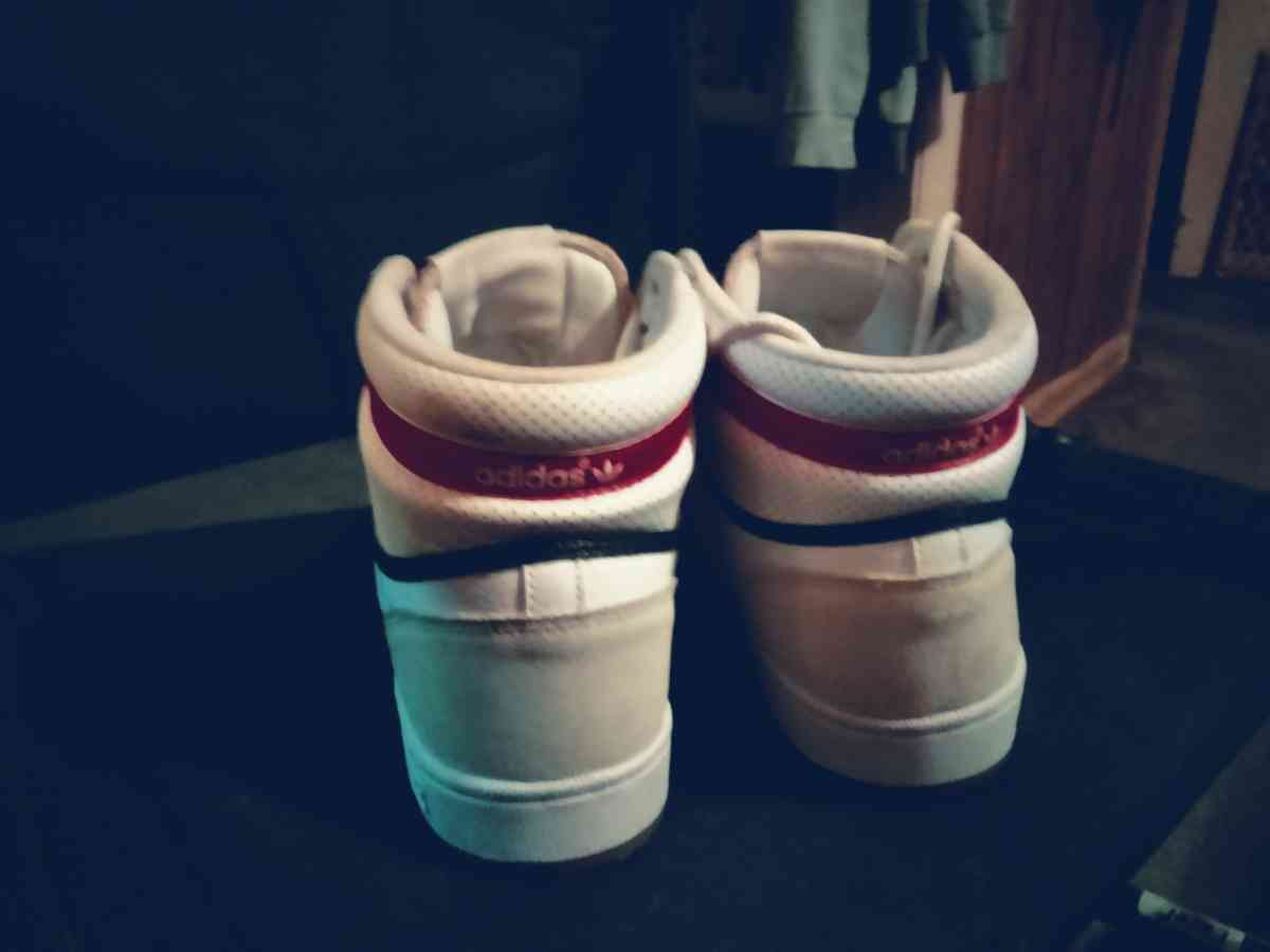 white with red and black stripes - Dewey, Oklahoma - FleaMarketBay