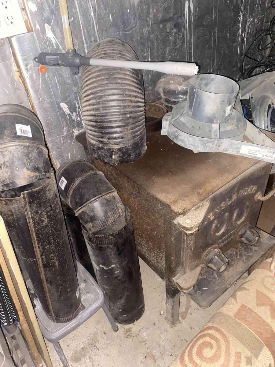 cast iron wood burning stove - Bloomingburg, Ohio
