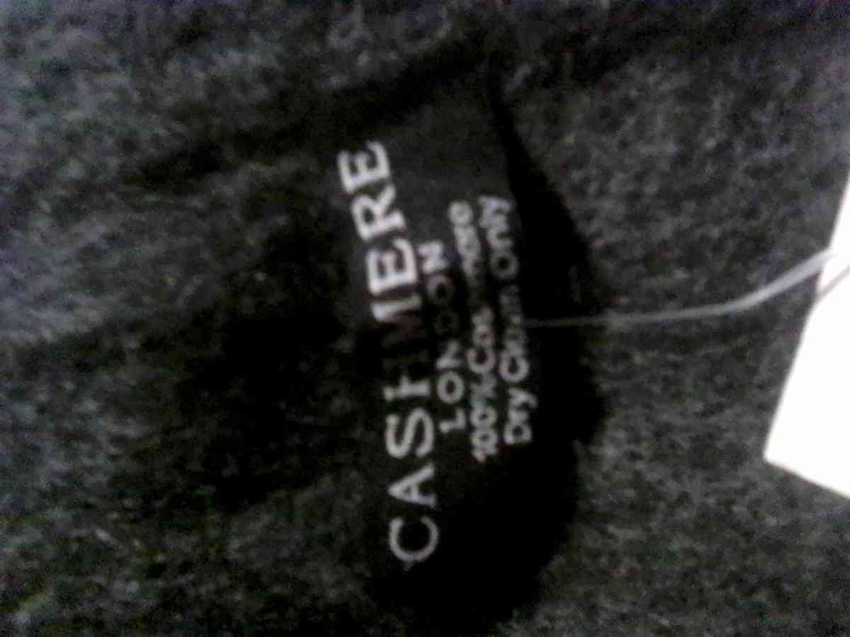 London Cashmere Co scarf - Pensacola, Florida - FleaMarketBay