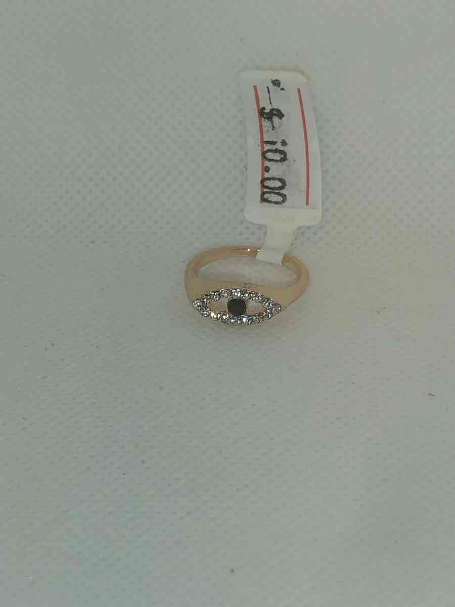 Onyx Eye Chic Rhinestone Ring - Roanoke, Virginia - FleaMarketBay