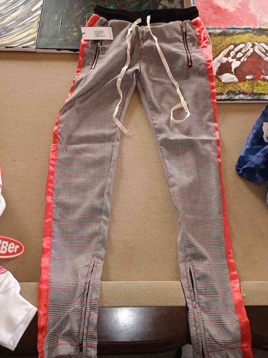 KDNK Designer joggers size small - Terre Haute, Indiana - FleaMarketBay