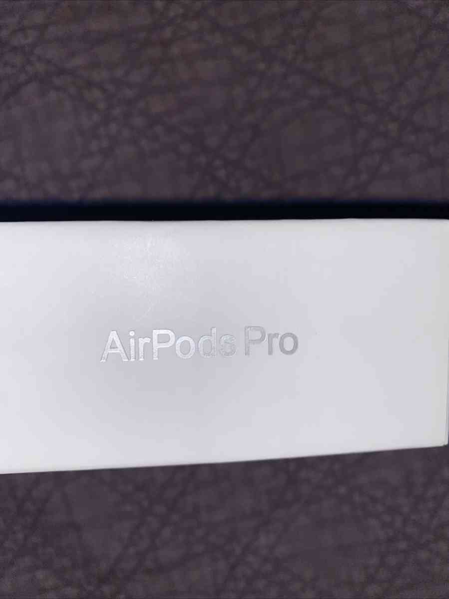 AirPods Pro - Tampa, Florida - FleaMarketBay
