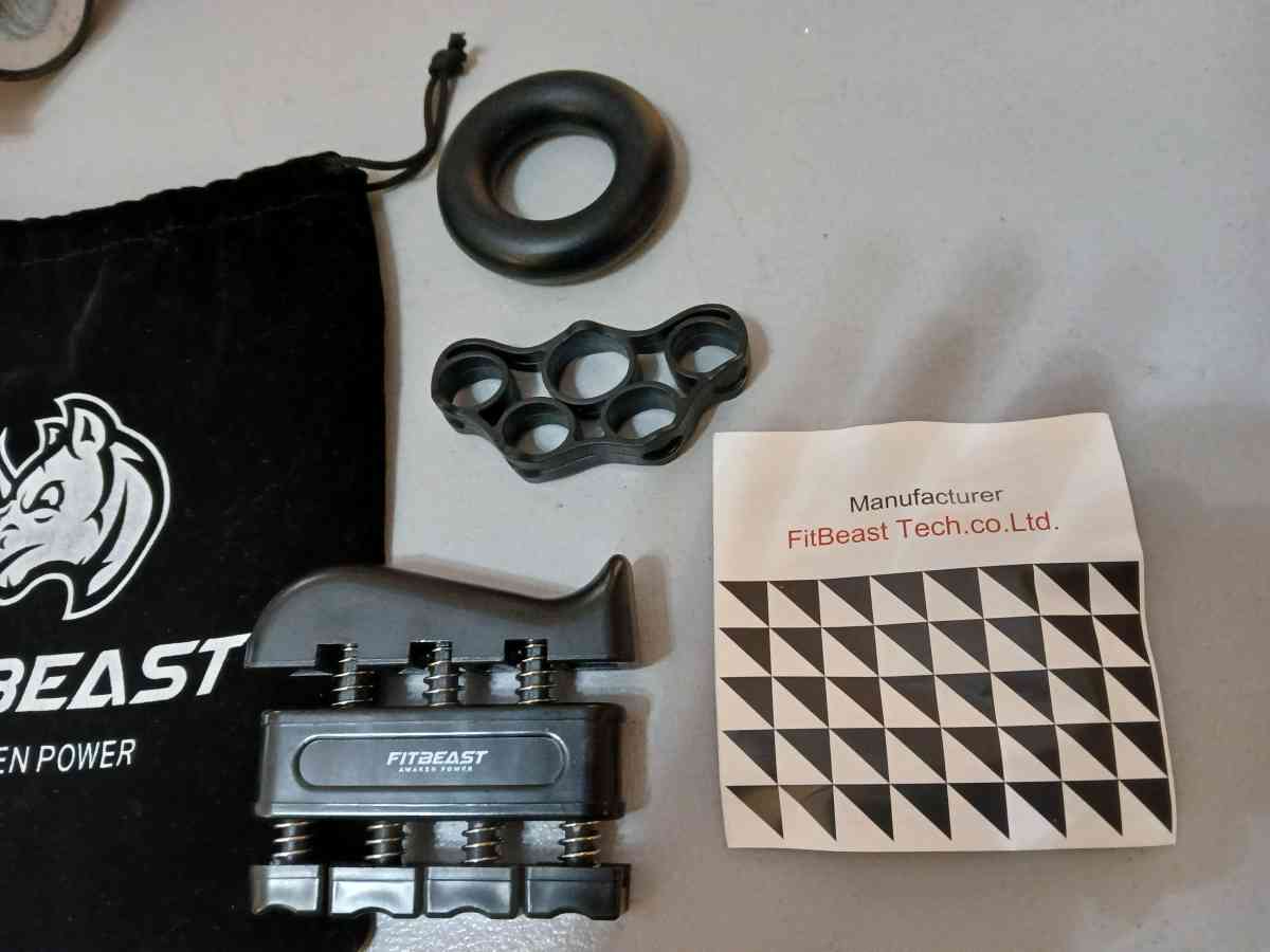 Fitbeast hand grip strengthener 3 piece kit - Indianapolis, Indiana - FleaMarketBay
