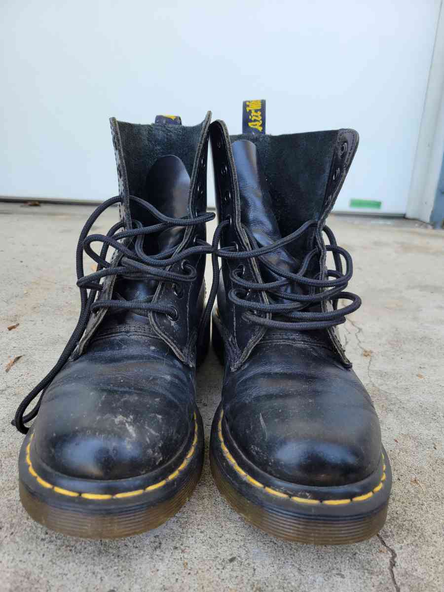 pascal doc martens boots - Orange, California - FleaMarketBay