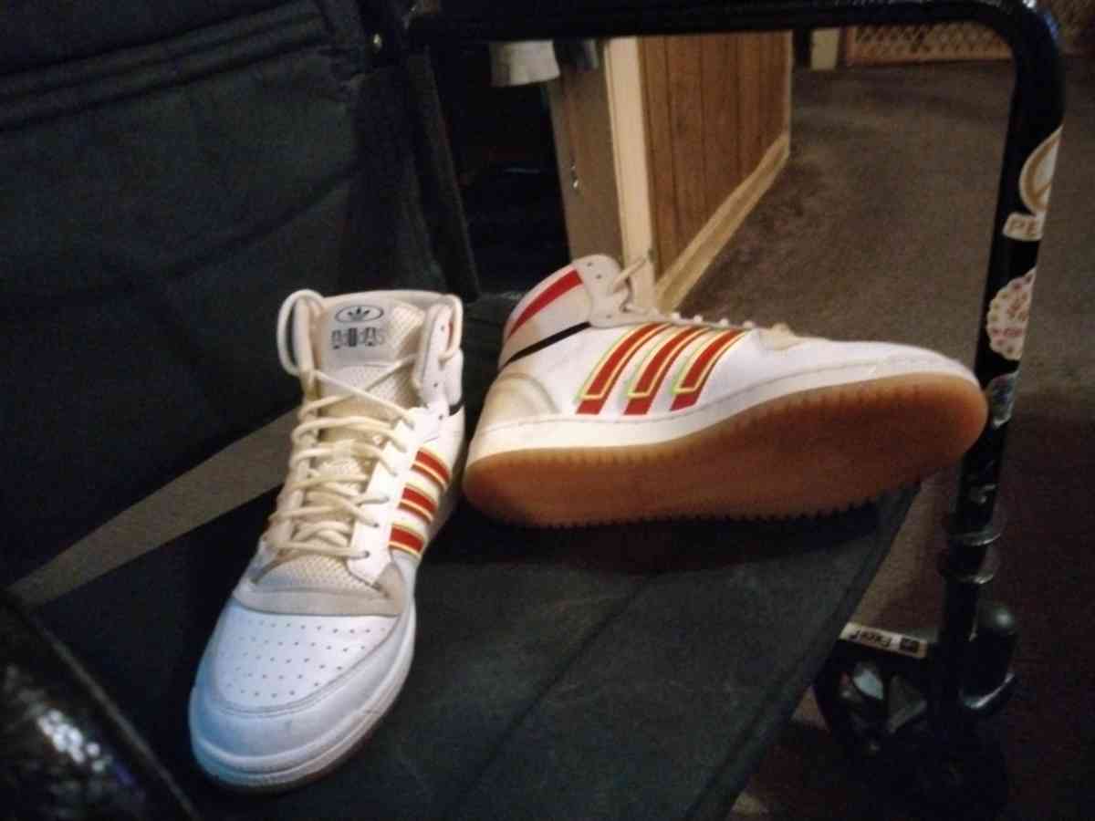 white with red and black stripes - Dewey, Oklahoma - FleaMarketBay