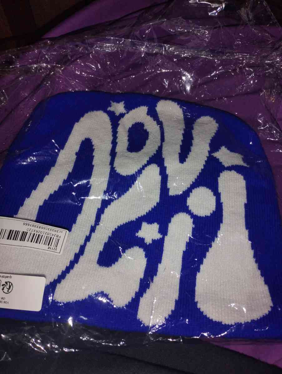 2 new hats - Saint Joseph, Missouri - FleaMarketBay