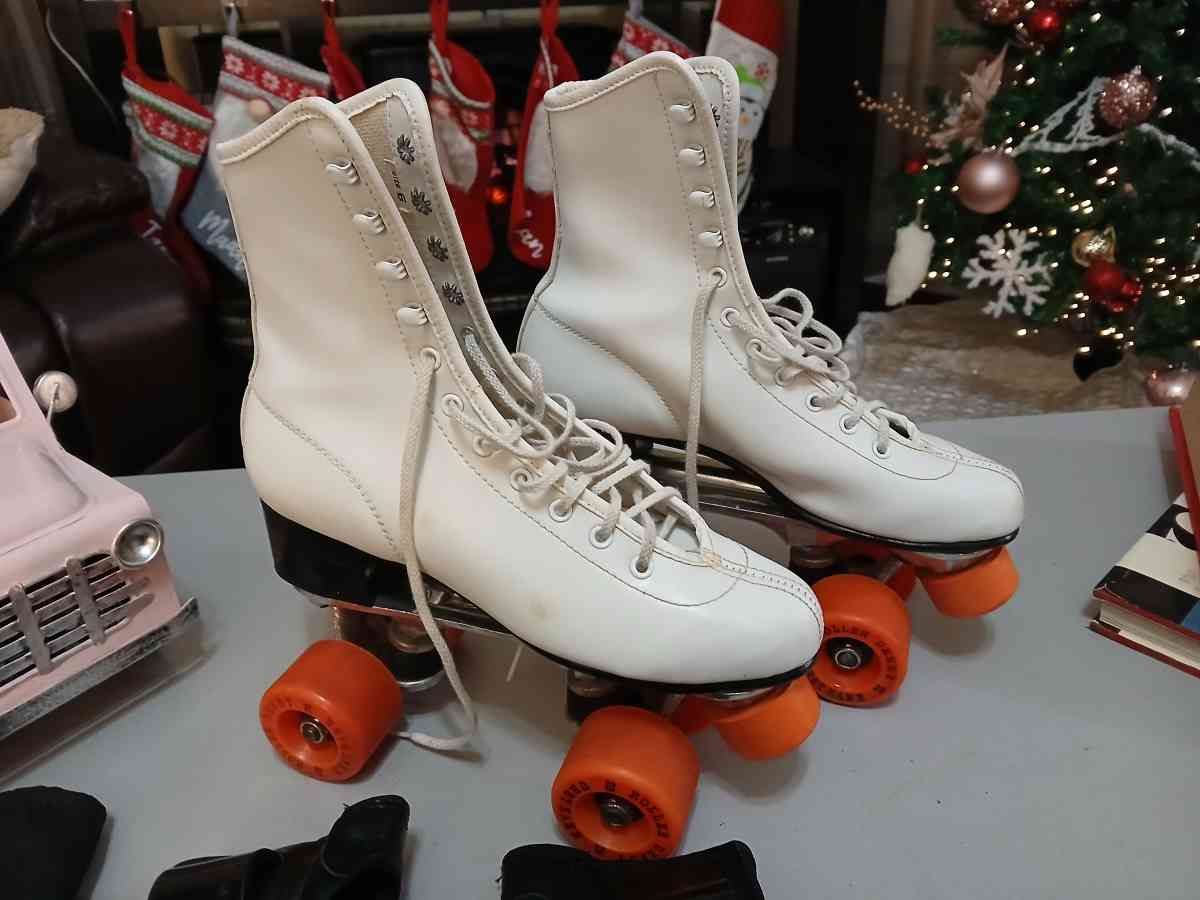 Roller Derby classic roller skates with pads and guards - Indianapolis, Indiana