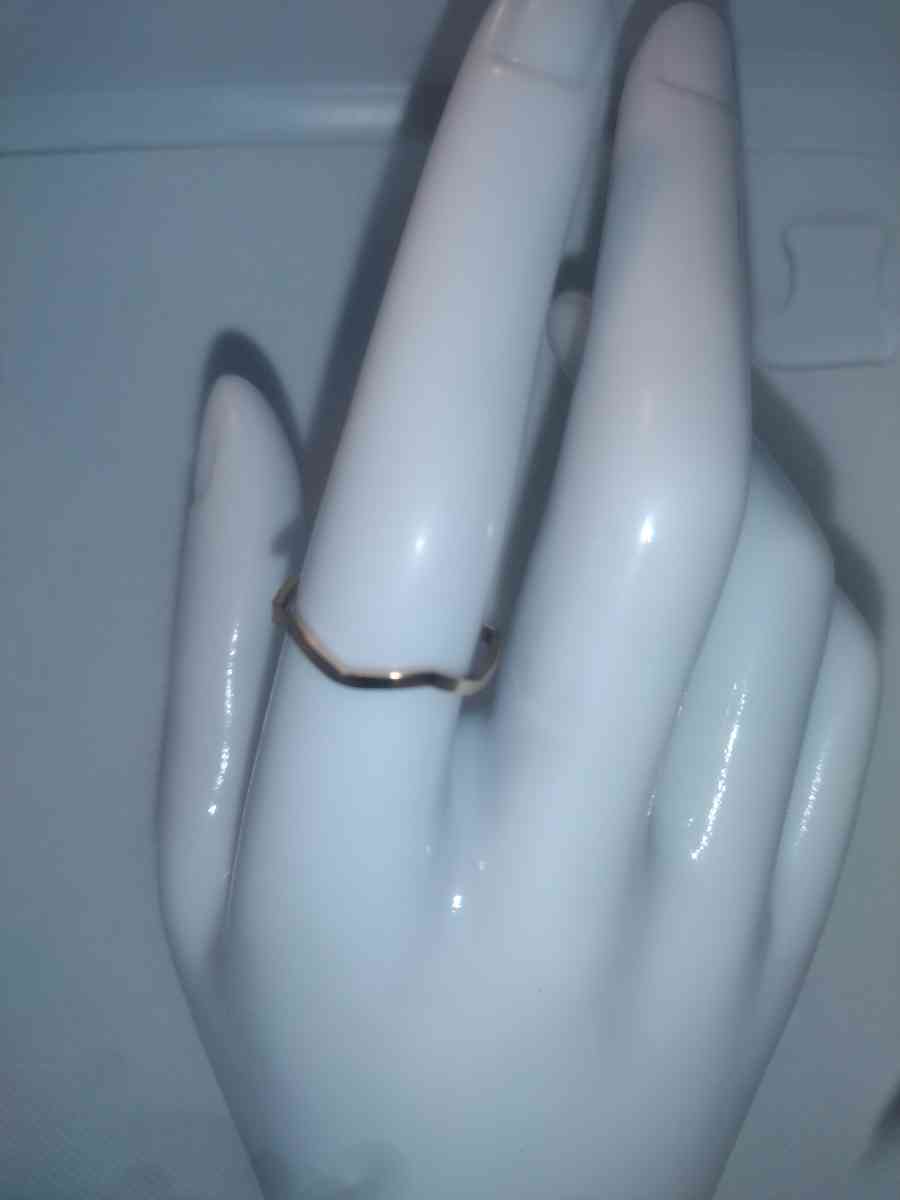 Simple Wave Chic Rhinestone Ring - Roanoke, Virginia - FleaMarketBay