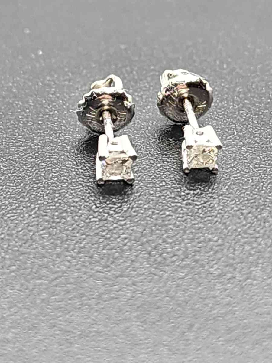 3 Pairs Natural Diamond Earings - Bowling Green, Kentucky - FleaMarketBay