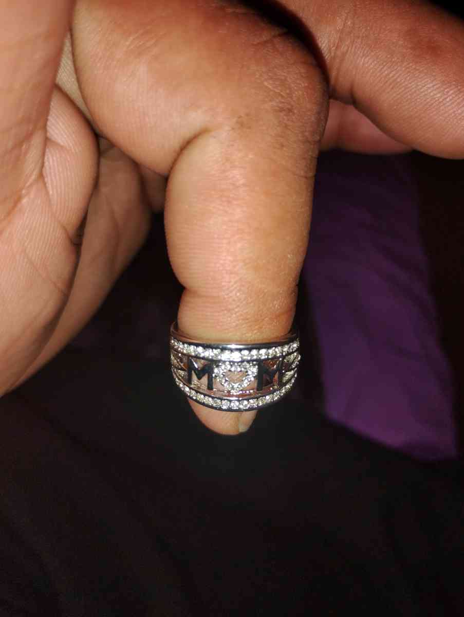 5 new rings - Saint Joseph, Missouri - FleaMarketBay