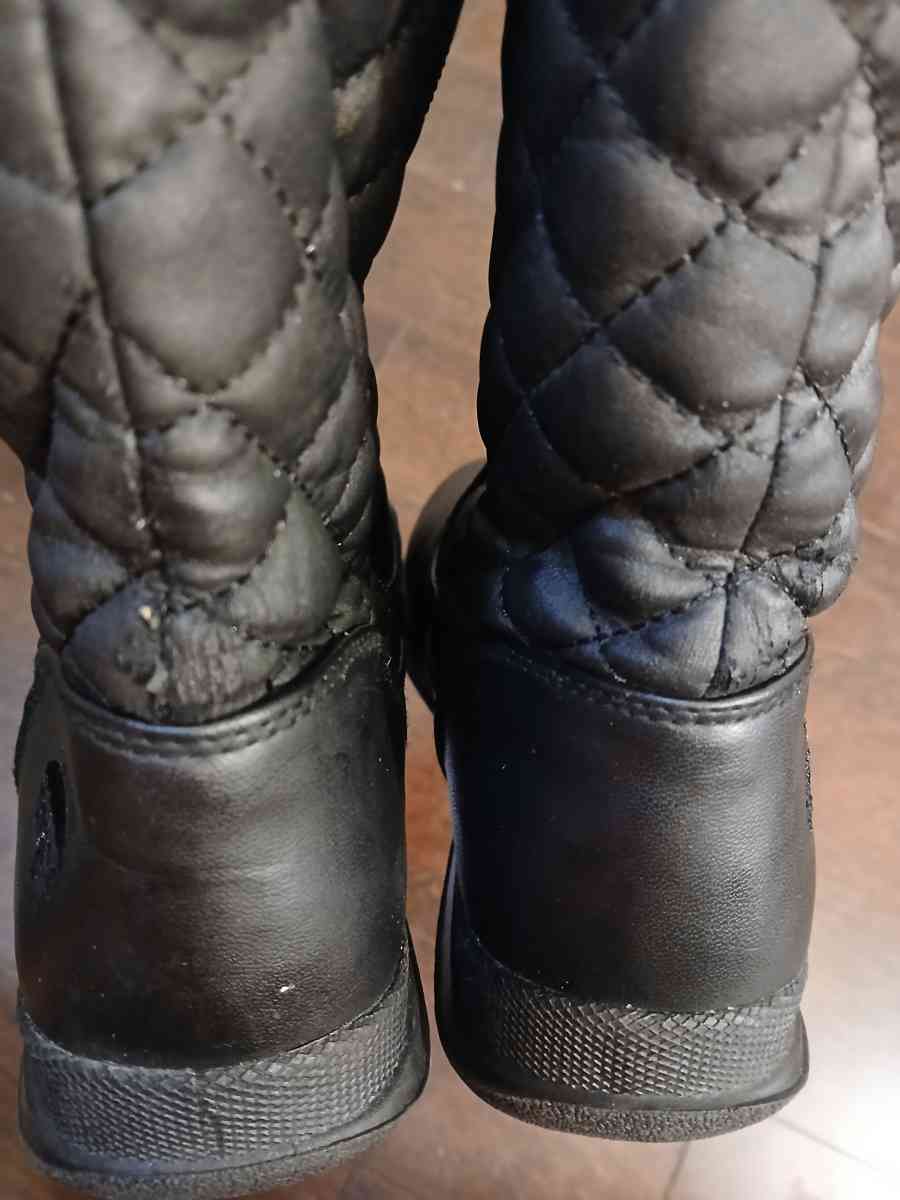 Totes Snow boots for women size 8m - Indianapolis, Indiana - FleaMarketBay