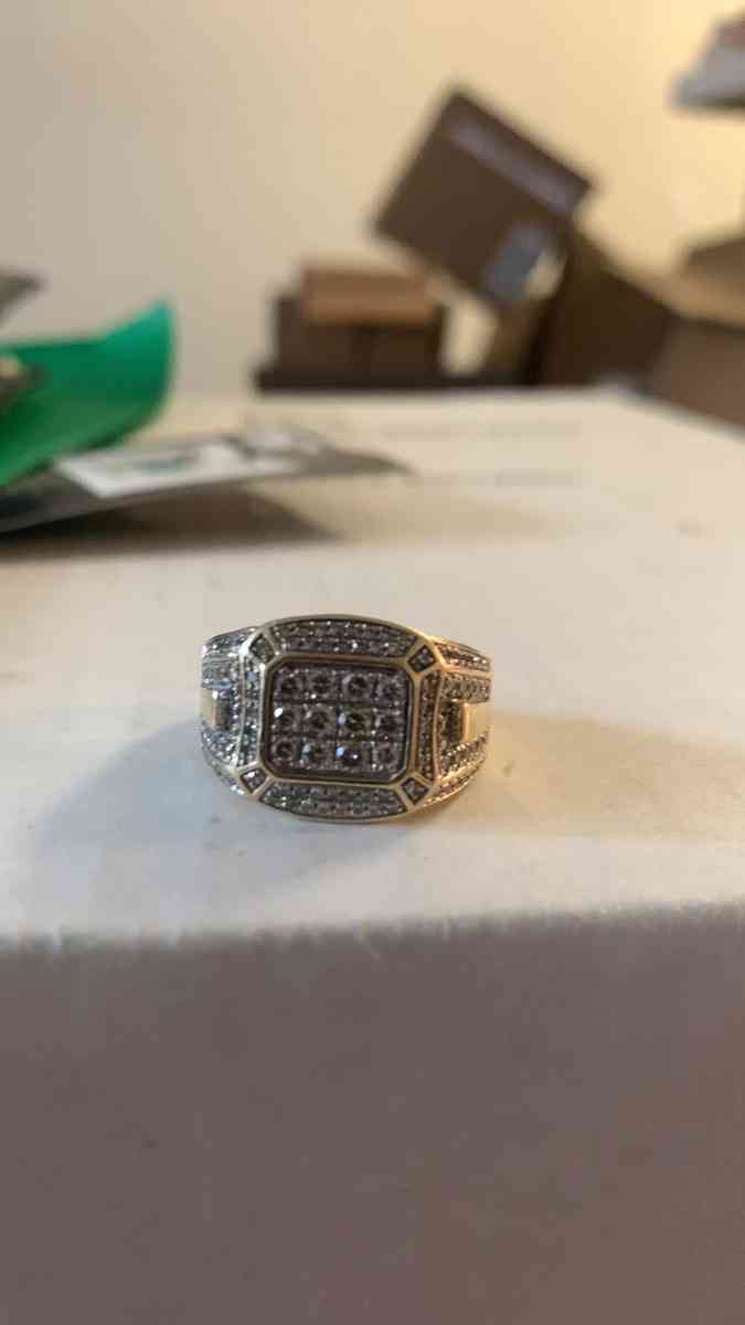 10 Karat diamond pinky ring - San Jose, California - FleaMarketBay