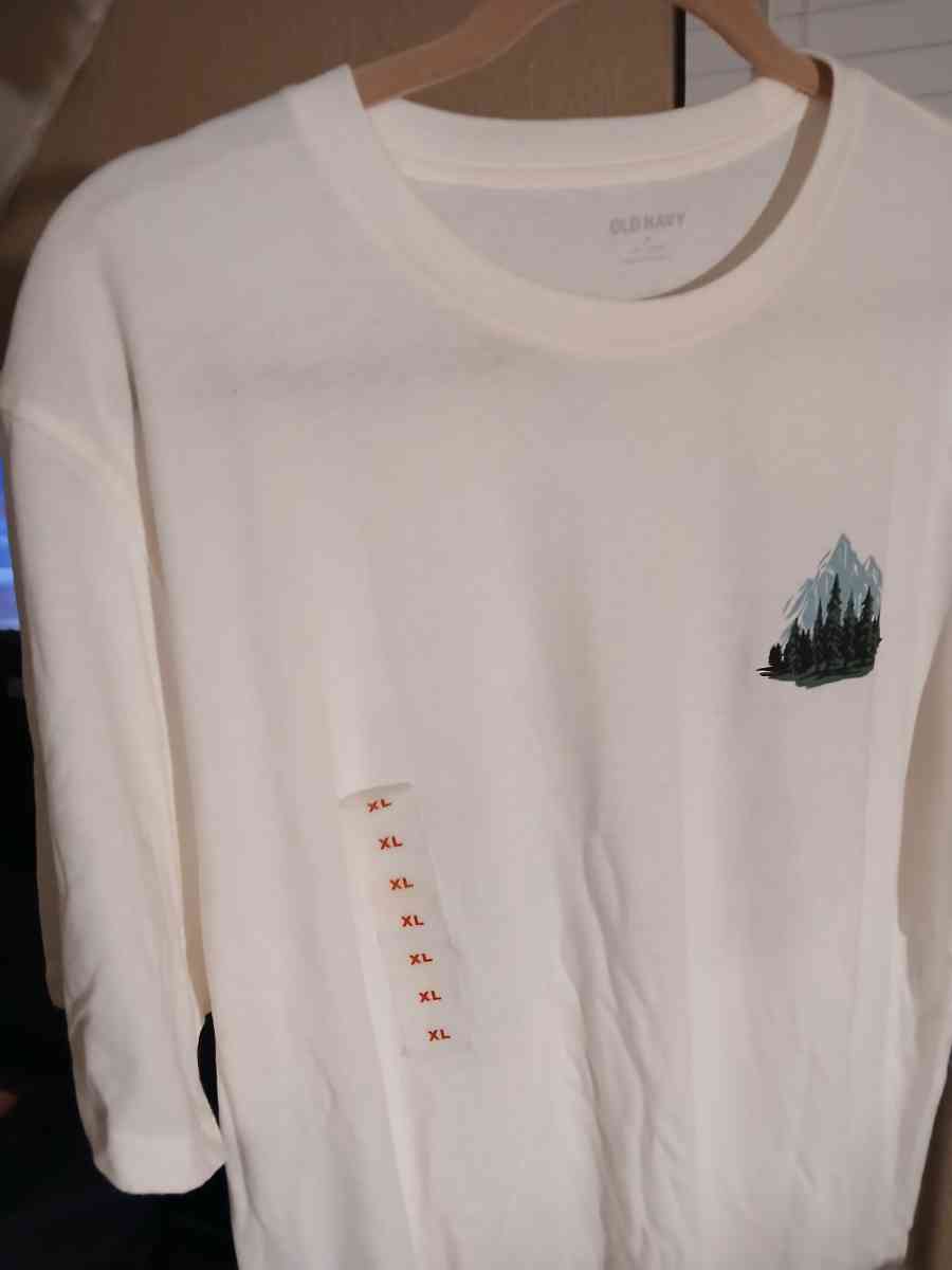 Old Navy tshirt XL - Indianapolis, Indiana