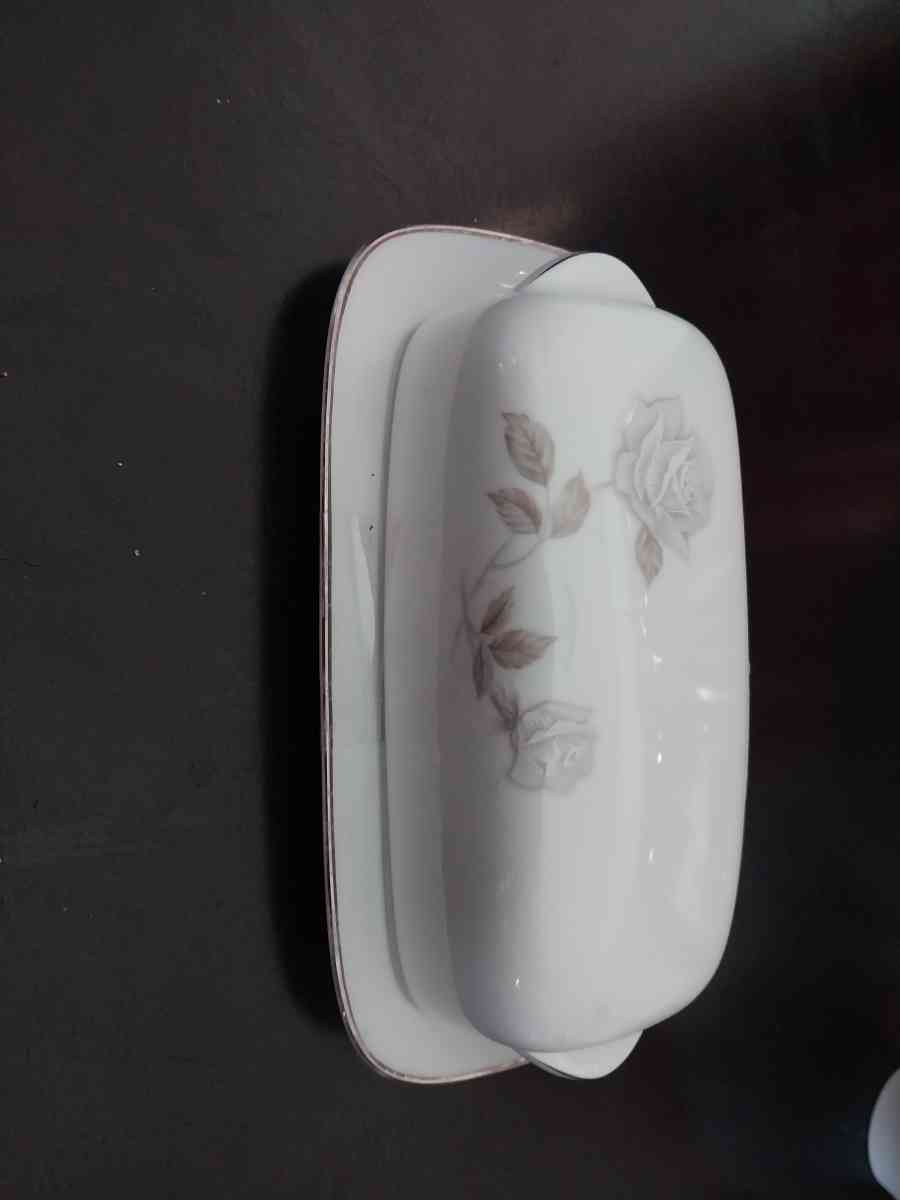 Noritake china Dinner set - Marengo, Iowa - FleaMarketBay