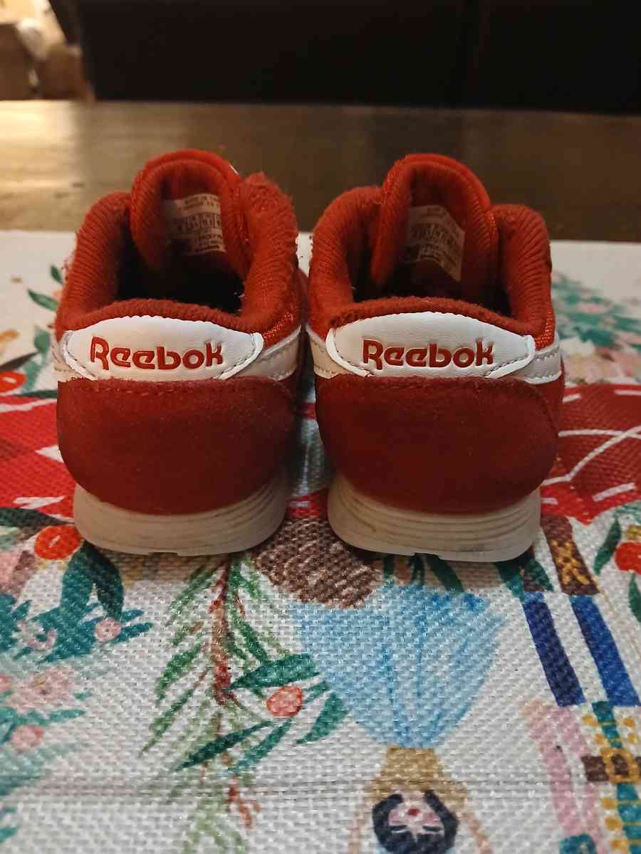 Baby shoes Reebok size 4C - Indianapolis, Indiana - FleaMarketBay