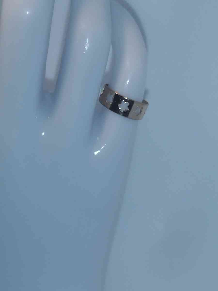 Open Star Chic Rhinestone Ring - Roanoke, Virginia - FleaMarketBay