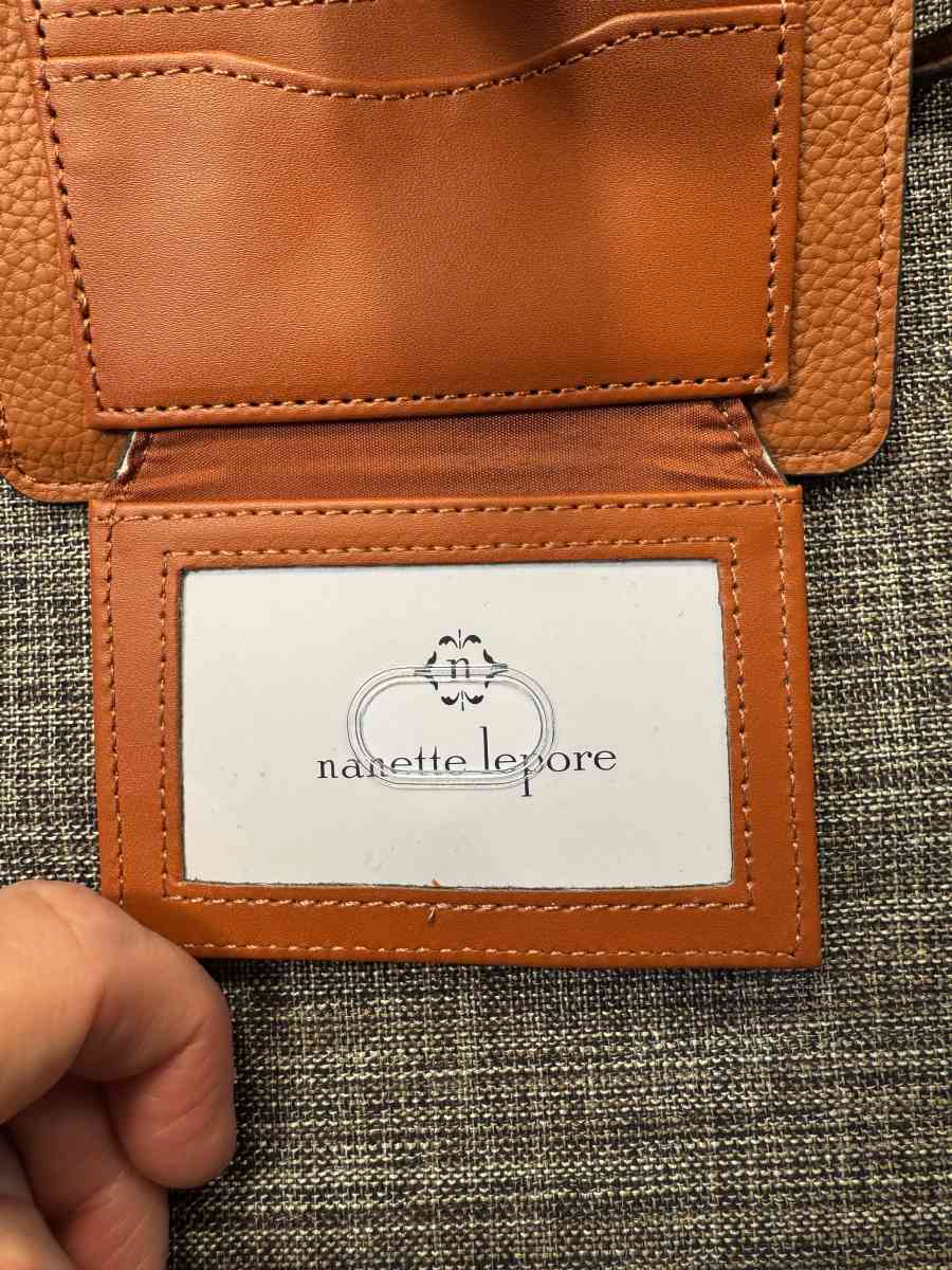 2010PRTT Nanette Lepore Kerri Pebble Card case with Wrist St - Gallatin, Tennessee - FleaMarketBay
