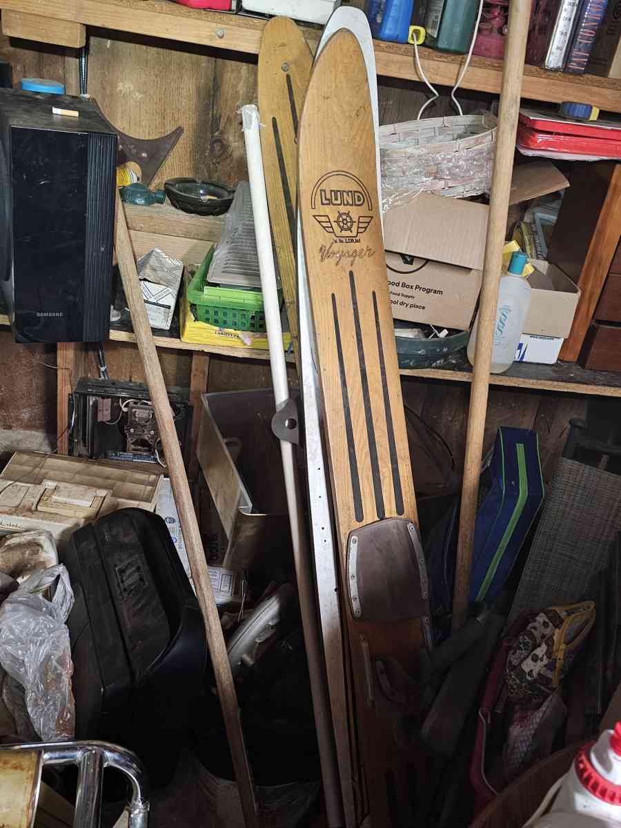 Lund Voyager Skis - Nevada City, California - FleaMarketBay