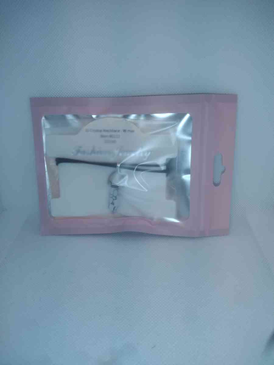 White Marbled Glass Pendant Necklace - Roanoke, Virginia - FleaMarketBay