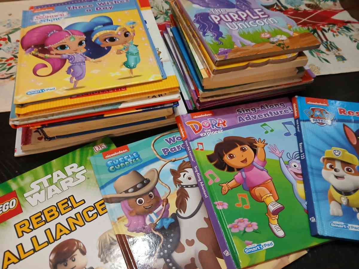 Lot of 15plus kids books - Indianapolis, Indiana - FleaMarketBay