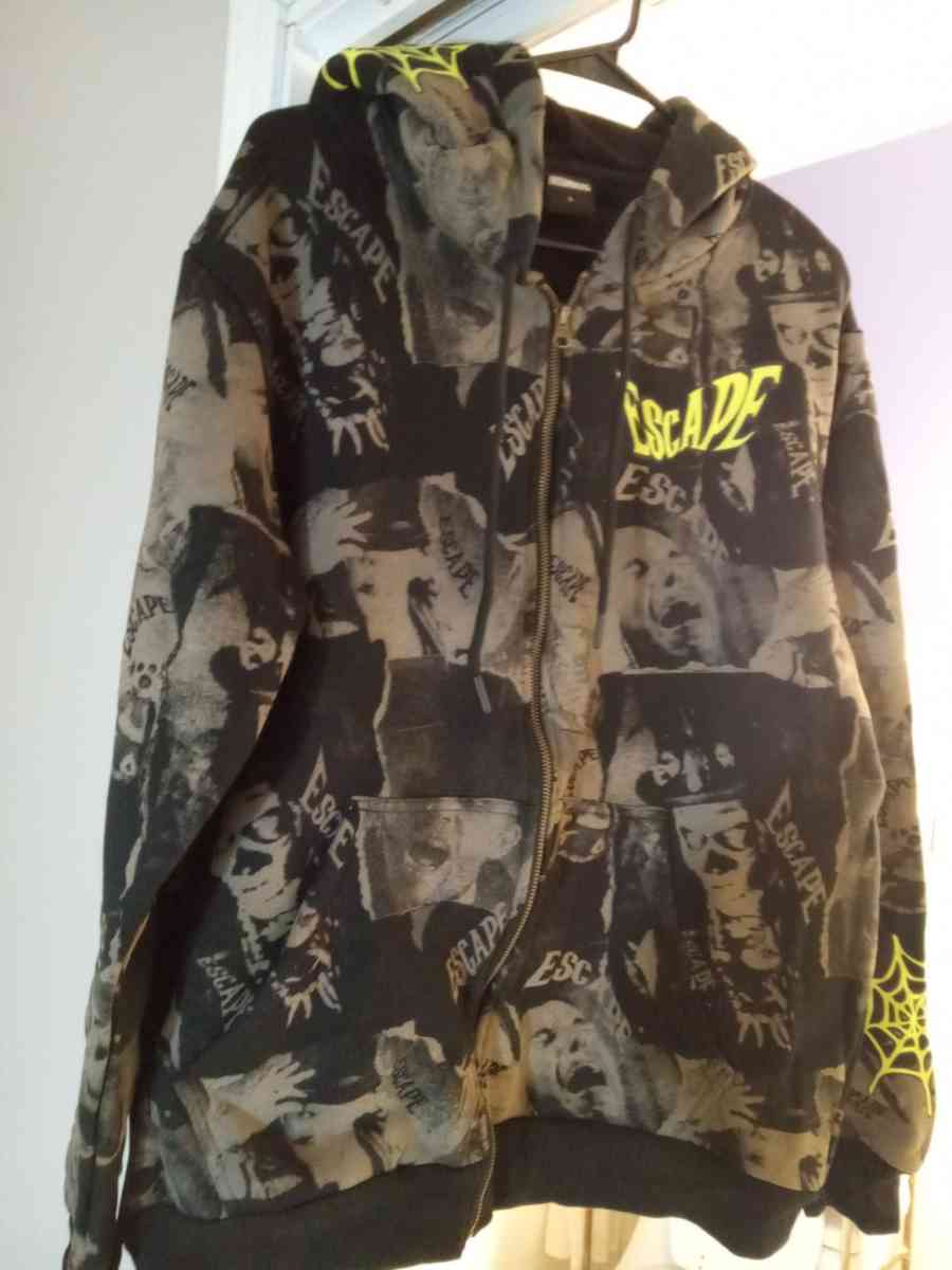 designer insomniac hoodie size large - Terre Haute, Indiana - FleaMarketBay