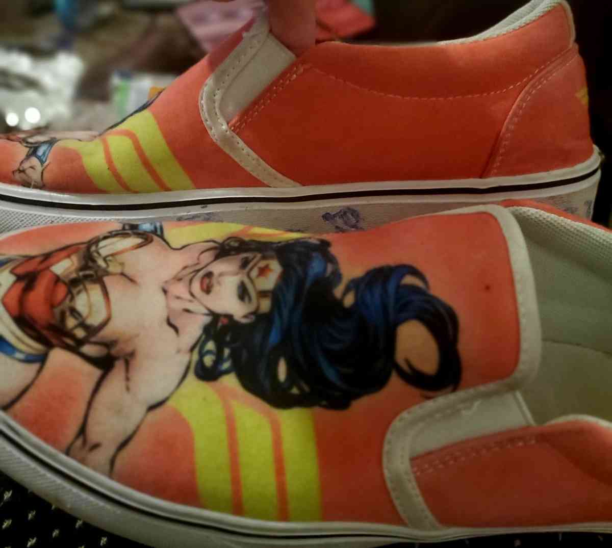 Wonder Woman vans slip on style shoes size womens 9 - Glendale, Arizona - FleaMarketBay