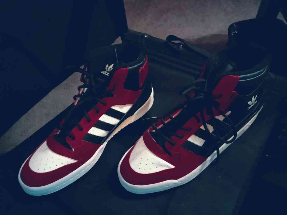 Adidas shoes - Dewey, Oklahoma - FleaMarketBay