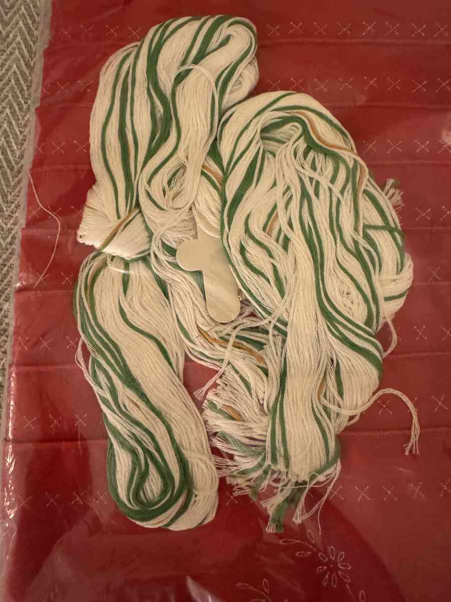 2018HMT Two New  Bucilla Christmas Needlecraft 8 Piece Lunch - Gallatin, Tennessee - FleaMarketBay