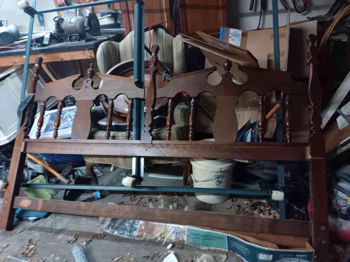 king size bedroom suit - Memphis, Tennessee - FleaMarketBay