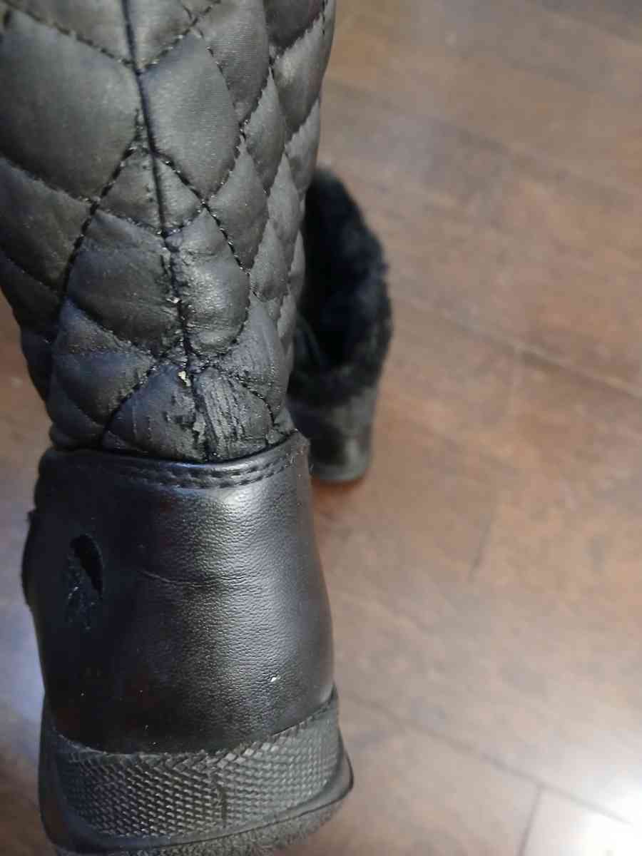 Totes Snow boots for women size 8m - Indianapolis, Indiana - FleaMarketBay