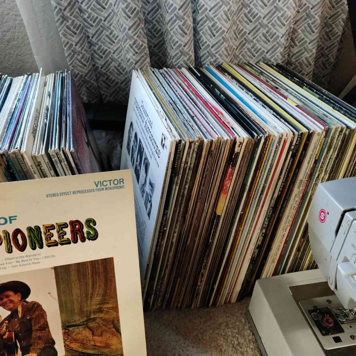 Records - Sacramento, California - FleaMarketBay