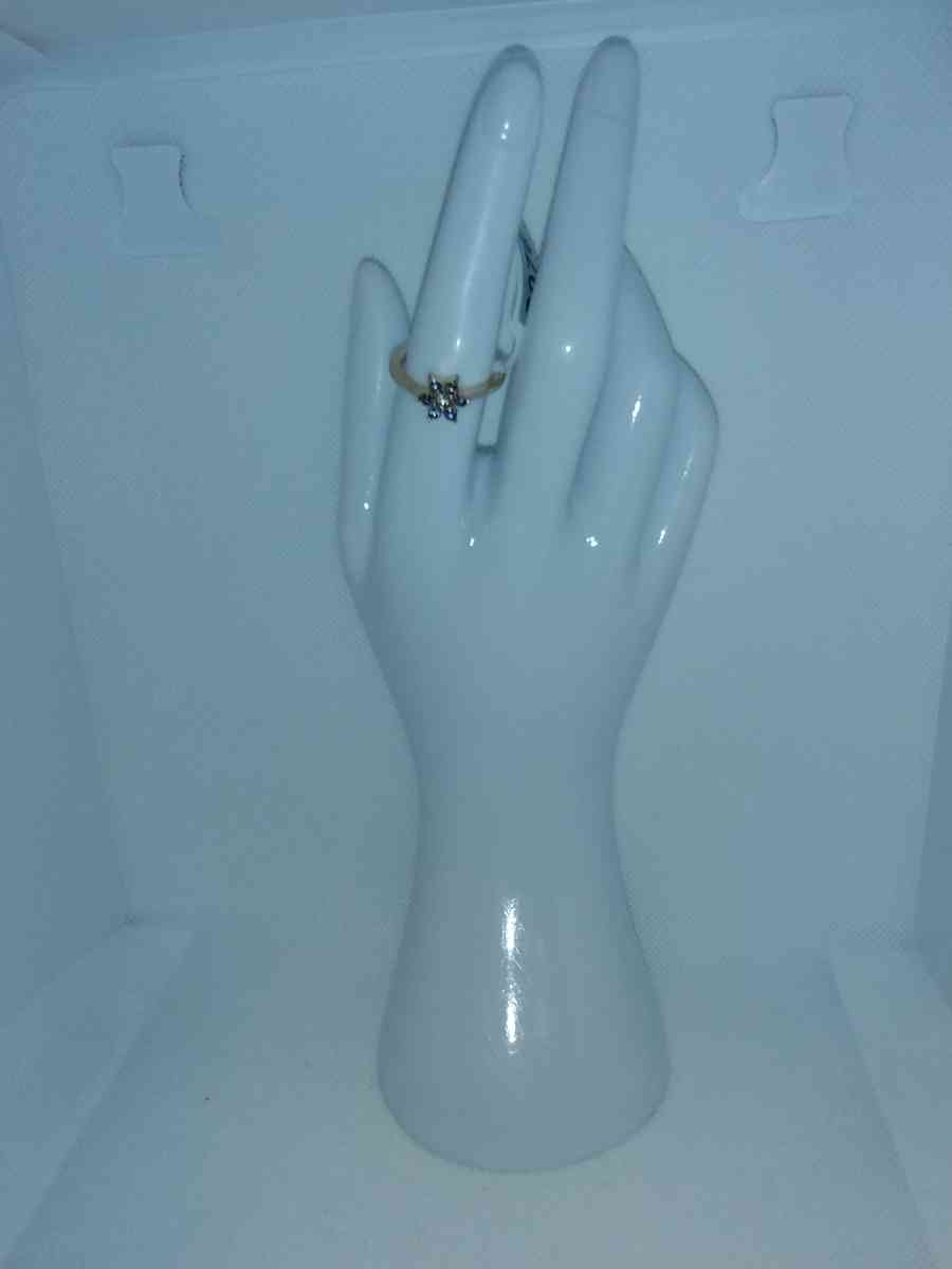 White Flower Chic Rhinestone Ring - Roanoke, Virginia