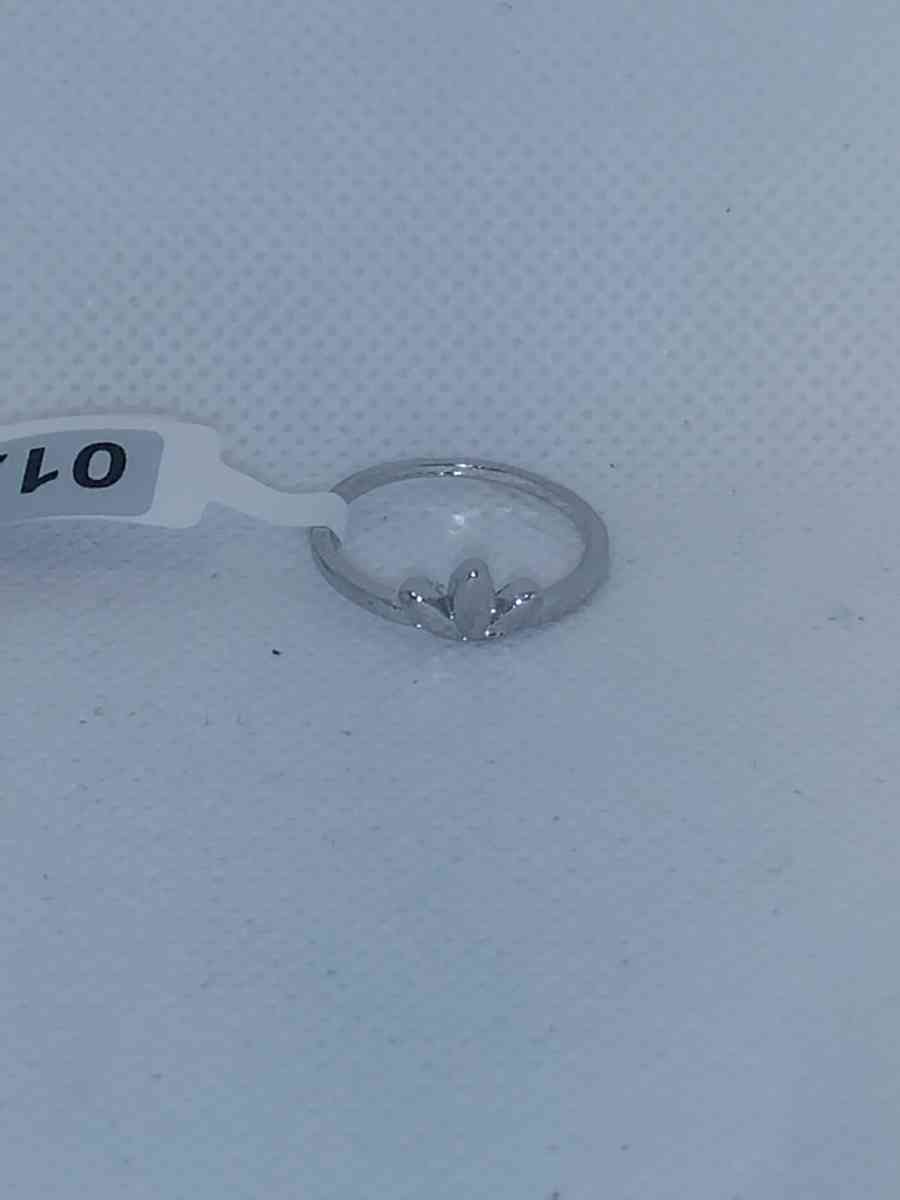 3 Leaf Retro Geometric Ring - Roanoke, Virginia - FleaMarketBay